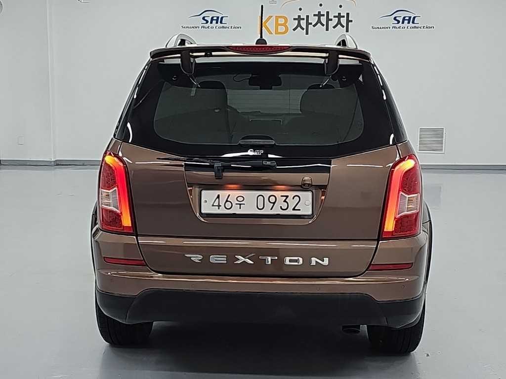KG모빌리티(쌍용) 렉스턴 렉스턴W 2.2 4WD RX7 프레스티지 이미지 3
