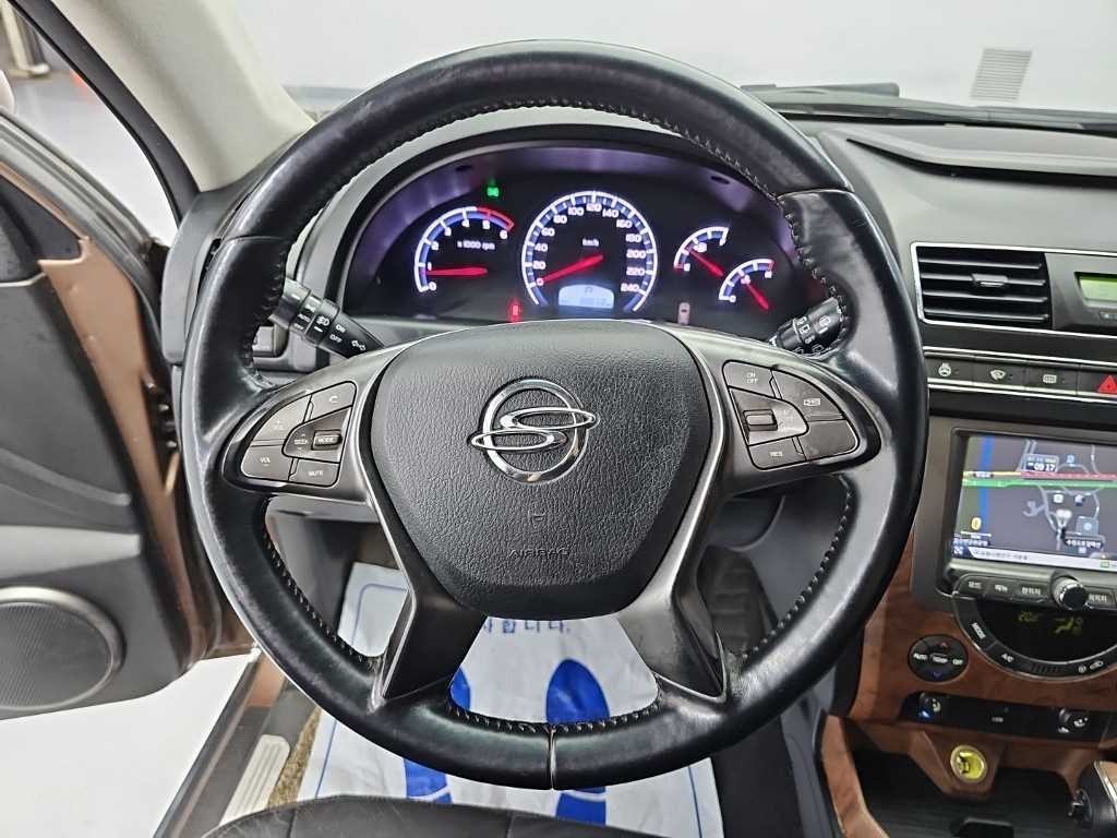 KG모빌리티(쌍용) 렉스턴 렉스턴W 2.2 4WD RX7 프레스티지 이미지 9
