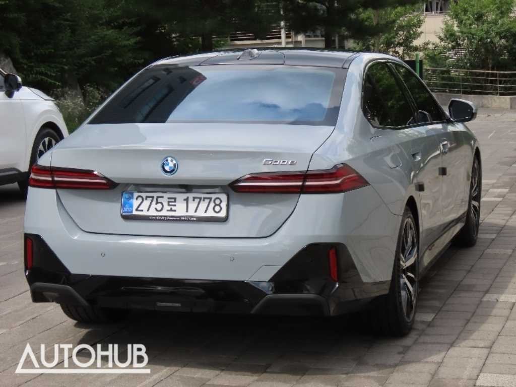 BMW 5시리즈 5시리즈 (G60) 530e M 스포츠 이미지 3