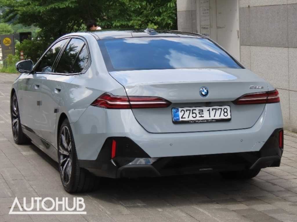 BMW 5시리즈 5시리즈 (G60) 530e M 스포츠 이미지 4