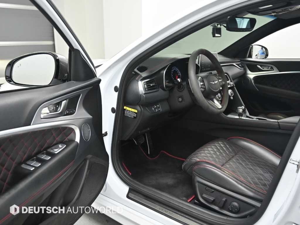 제네시스 G70 2.0T AWD 스포츠 패키지 이미지 11
