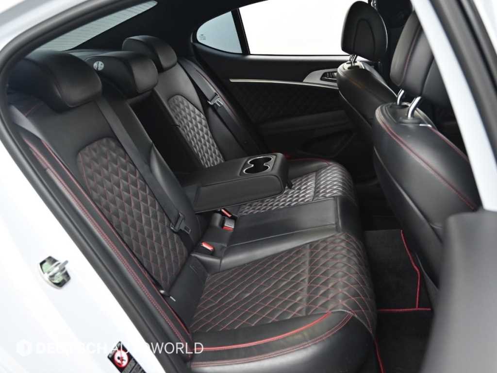 제네시스 G70 2.0T AWD 스포츠 패키지 이미지 12