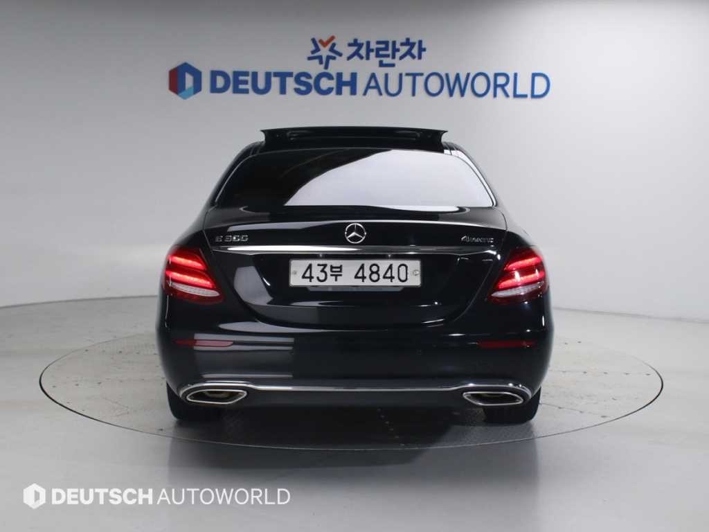 벤츠 E 클래스 E-클래스 W213 E300 4MATIC 익스클루시브 이미지 4