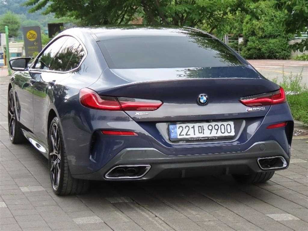 BMW 8시리즈 8시리즈 (G15) M850i xDrive 그란 쿠페 이미지 4