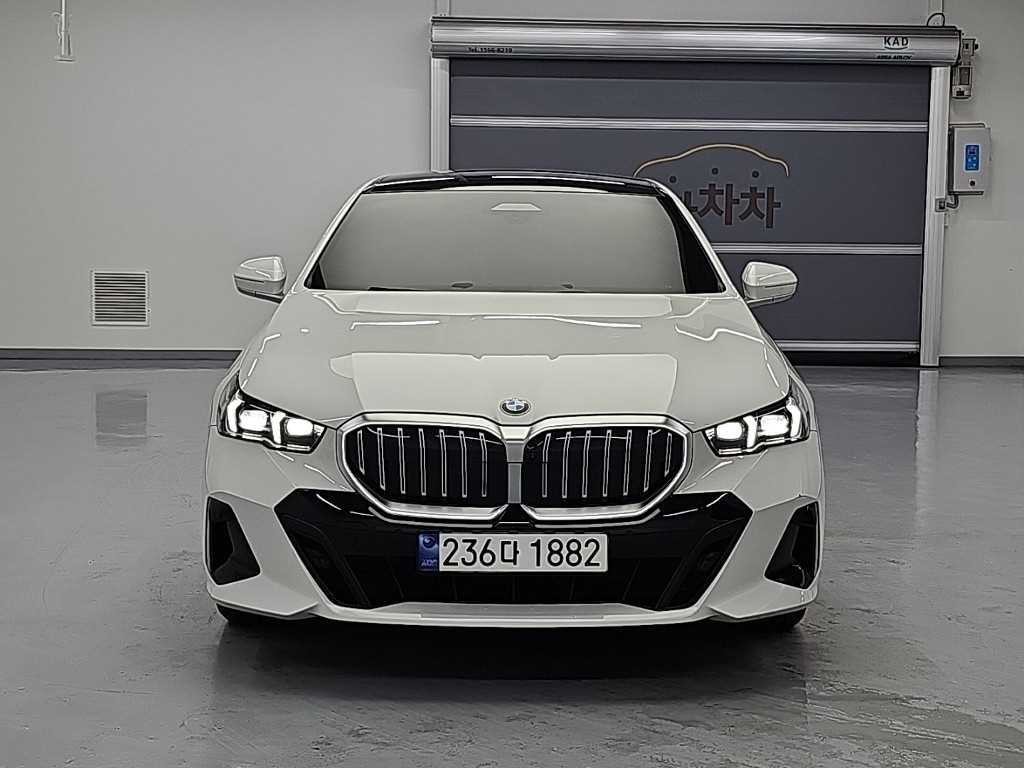 BMW 5시리즈 5시리즈 (G60) 523d M 스포츠 이미지 2