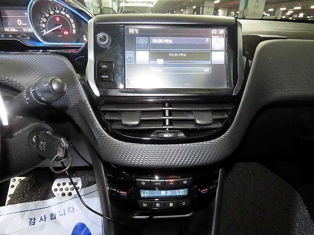 푸조 2008 1.6 E-HDI 펠린 L 이미지 11
