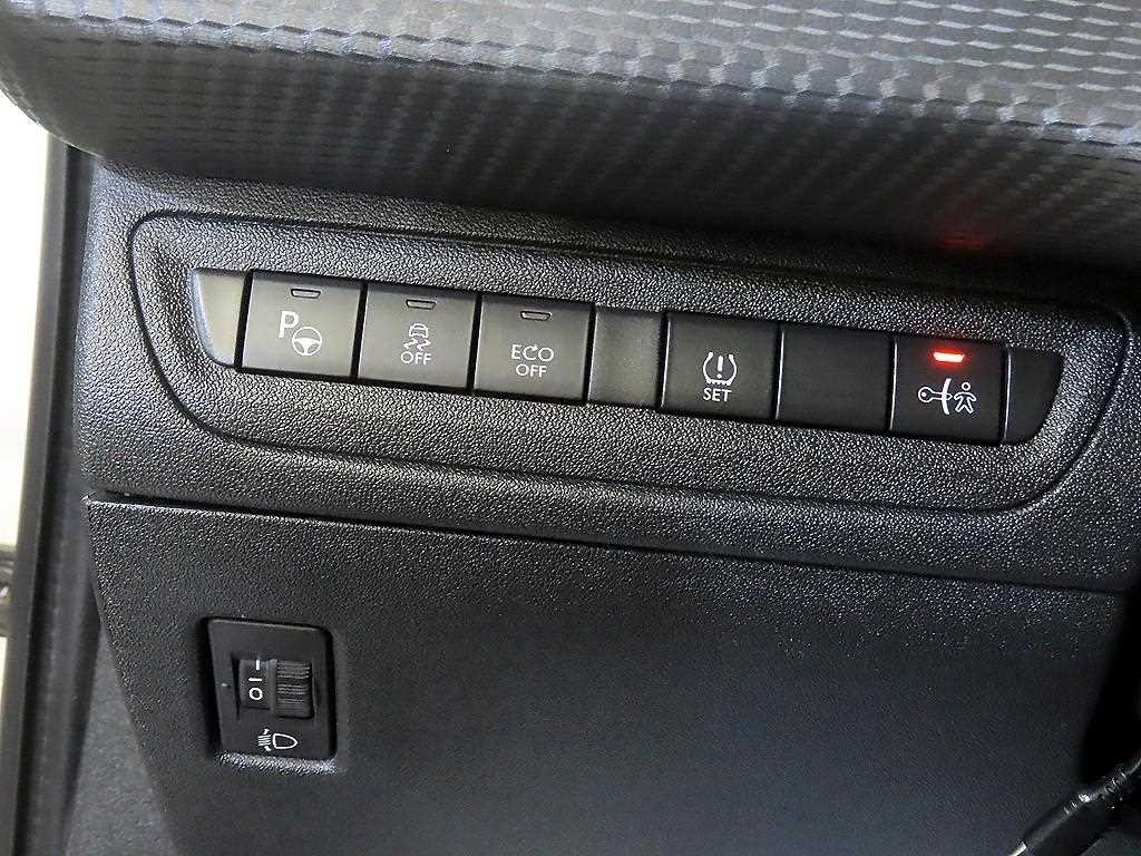 푸조 2008 1.6 E-HDI 펠린 L 이미지 14