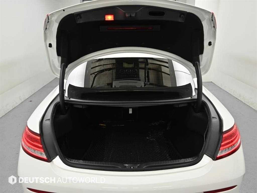 벤츠 C 클래스 C클래스 W205 C200 쿠페 이미지 19