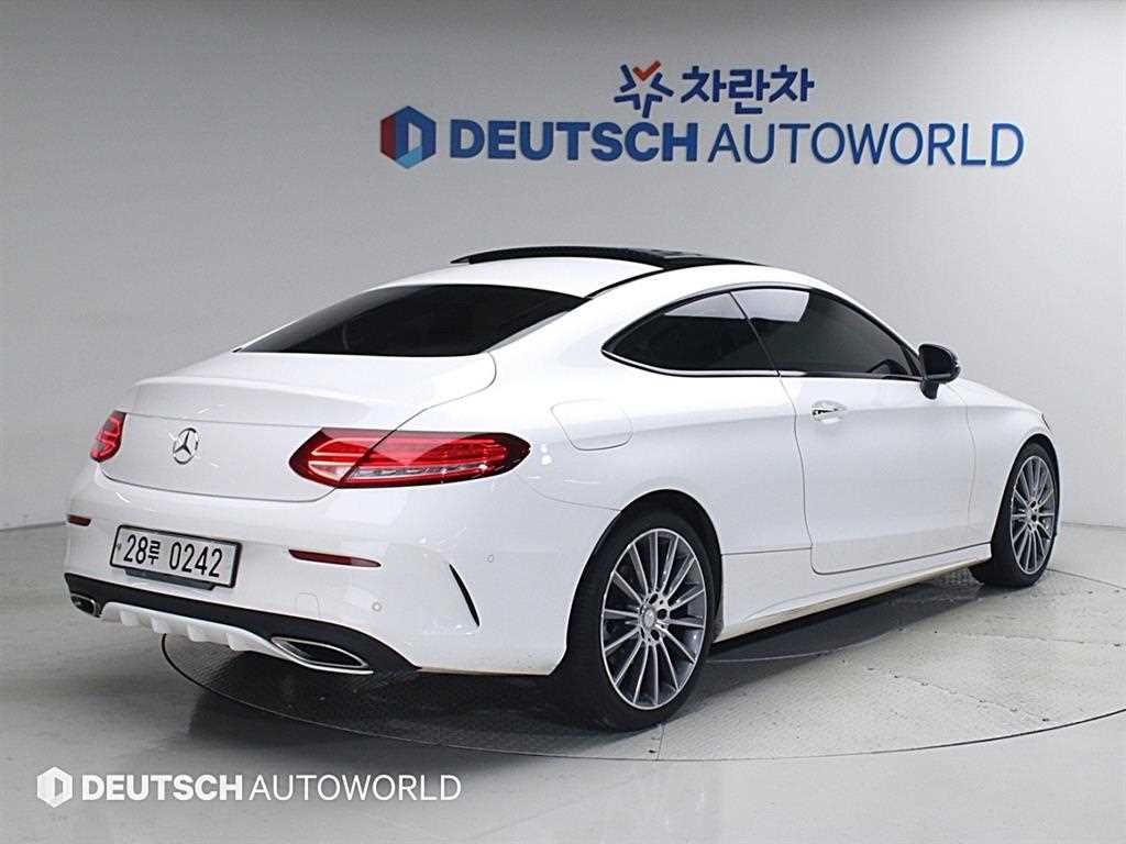 벤츠 C 클래스 C클래스 W205 C200 쿠페 이미지 2