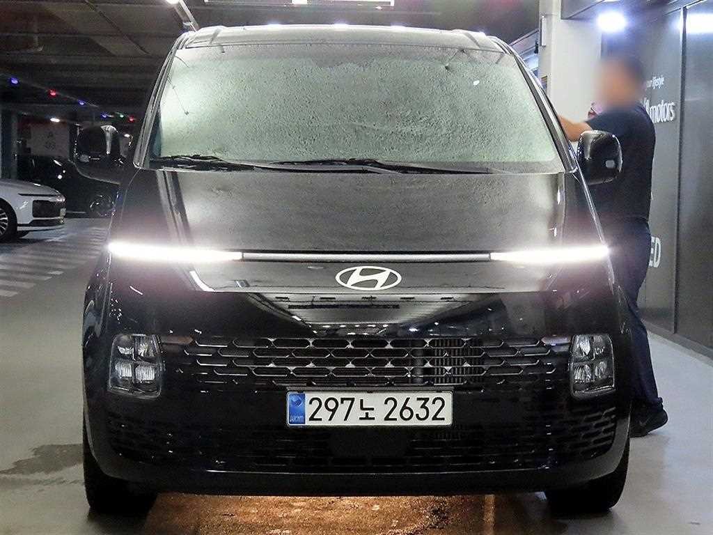 현대 스타리아 4WD 디젤 투어러 모던 9인승 이미지 2