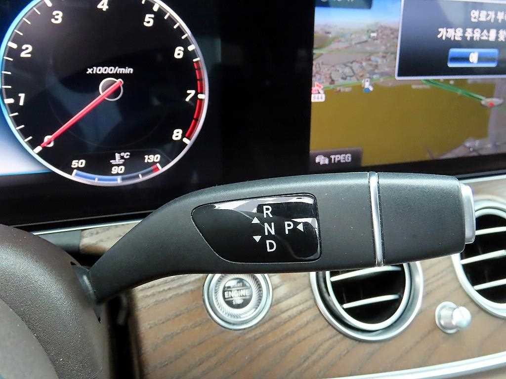 벤츠 E 클래스 E-클래스 W213 E300 4MATIC 익스클루시브 이미지 11