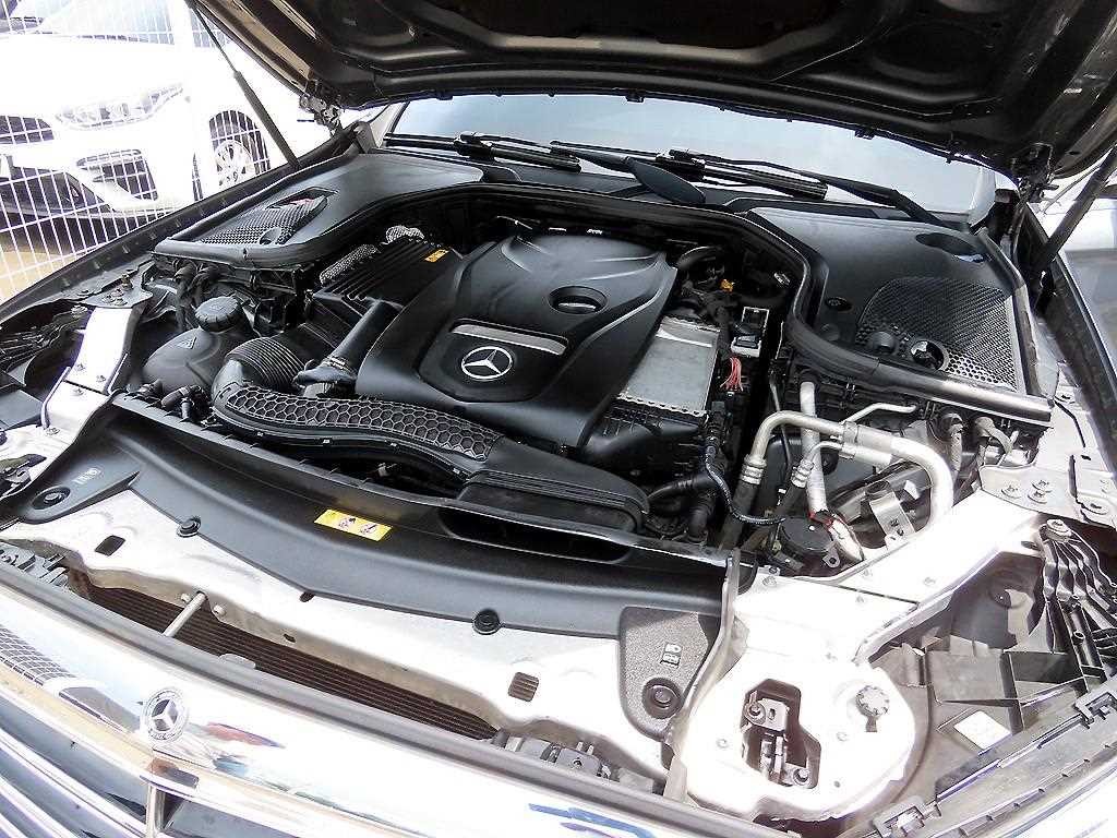 벤츠 E 클래스 E-클래스 W213 E300 4MATIC 익스클루시브 이미지 19