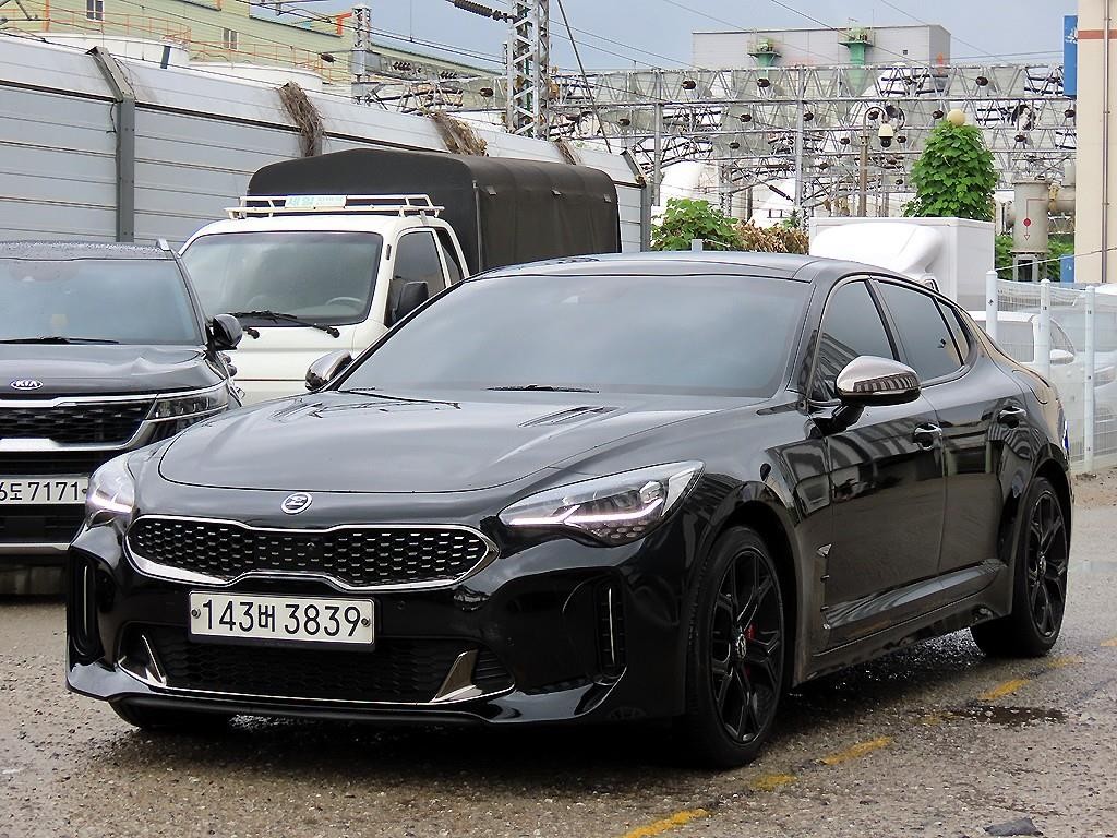 기아 스팅어 디젤 2.2 AWD 플래티넘 이미지 2