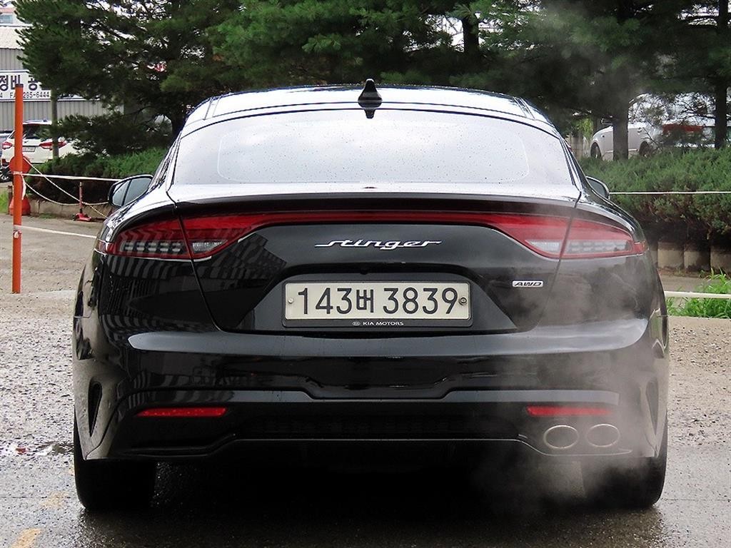 기아 스팅어 디젤 2.2 AWD 플래티넘 이미지 4
