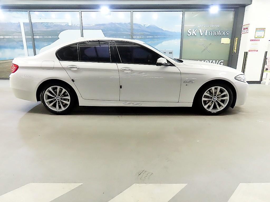 BMW 5시리즈 5시리즈 (F10) 528i M 에어로 다이나믹 이미지 3