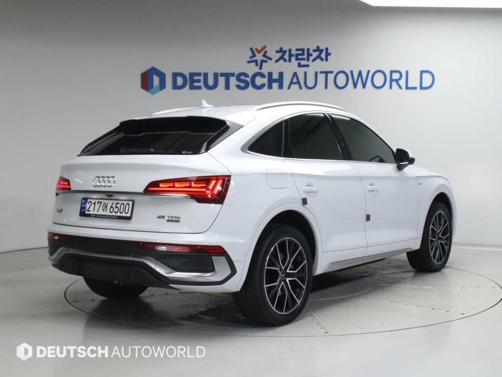아우디 Q5 Q5 (FY) 45 TFSI 콰트로 프리미엄 스포트백 이미지 2