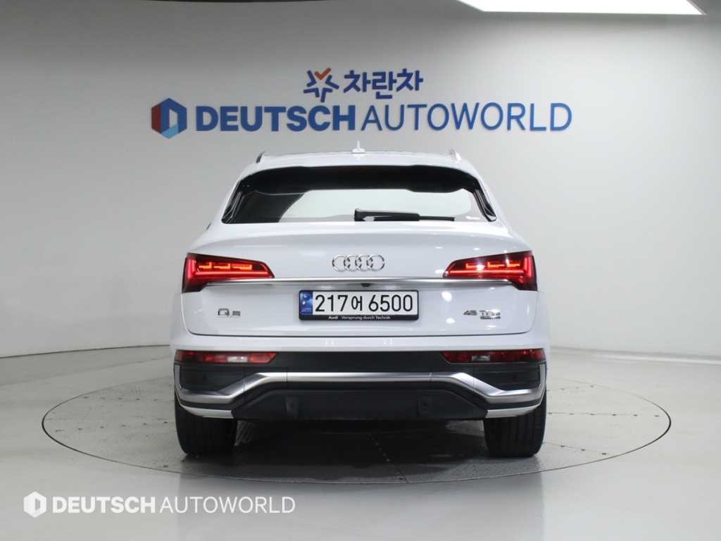 아우디 Q5 Q5 (FY) 45 TFSI 콰트로 프리미엄 스포트백 이미지 4