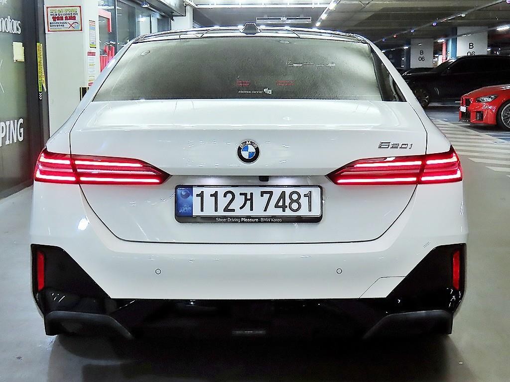 BMW 5시리즈 5시리즈 (G60) 520i M 스포츠 이미지 5