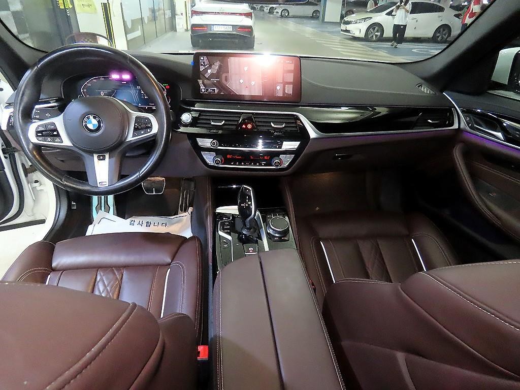 BMW 5시리즈 5시리즈 (G30) 523d M 스포츠 이미지 10