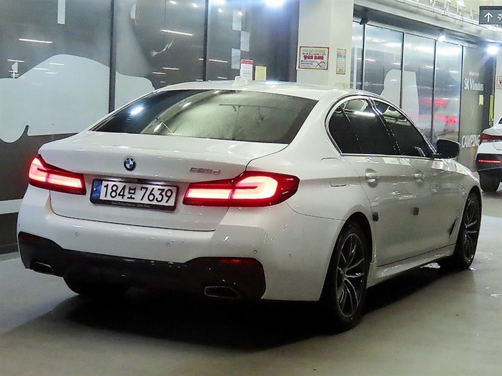 BMW 5시리즈 5시리즈 (G30) 523d M 스포츠 이미지 4