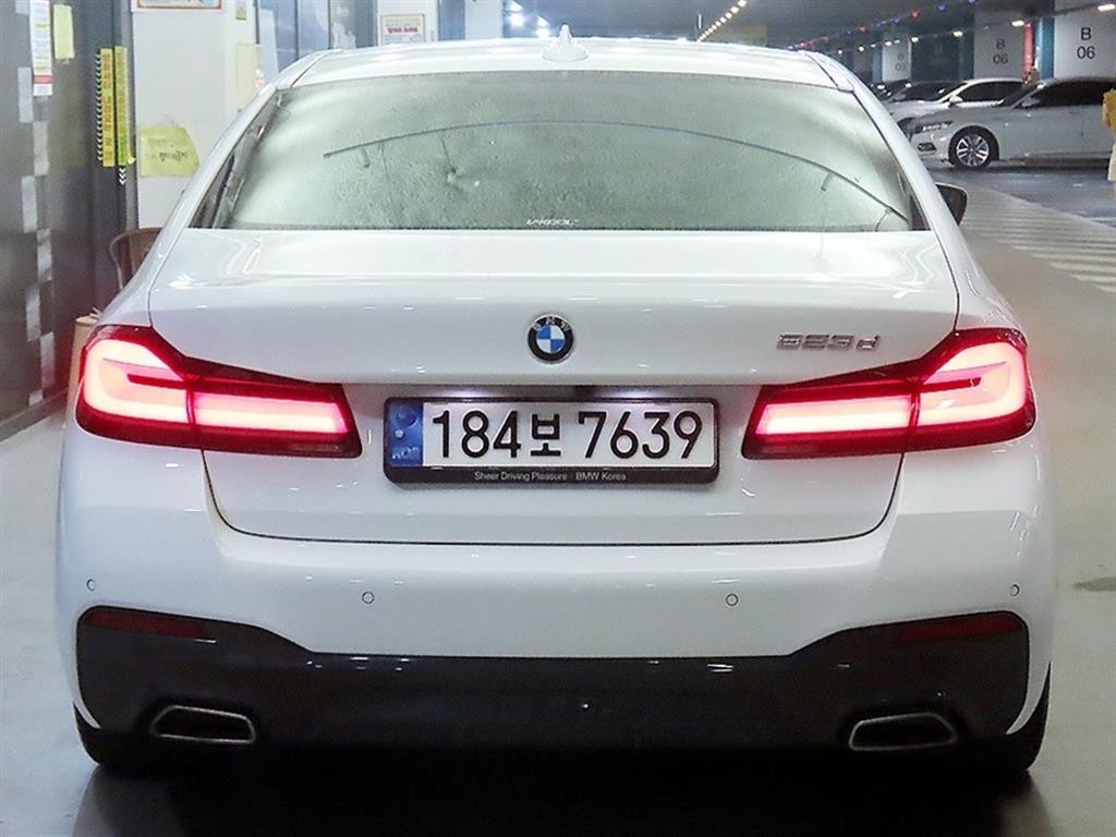 BMW 5시리즈 5시리즈 (G30) 523d M 스포츠 이미지 5