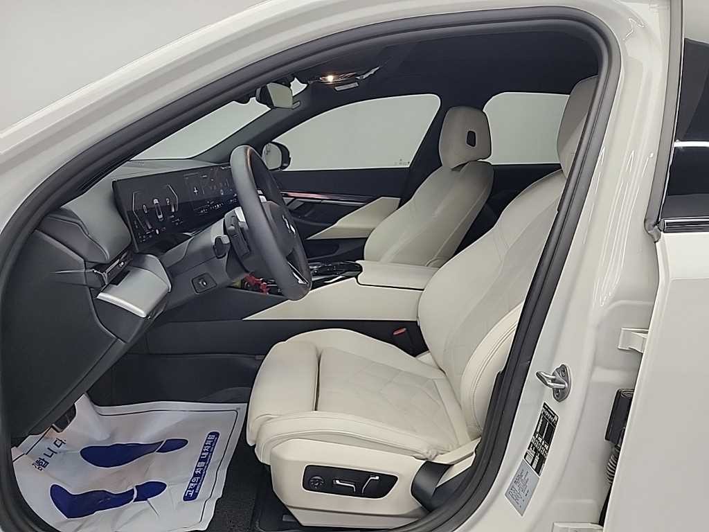 BMW 5시리즈 5시리즈 (G60) 520i M 스포츠 이미지 11