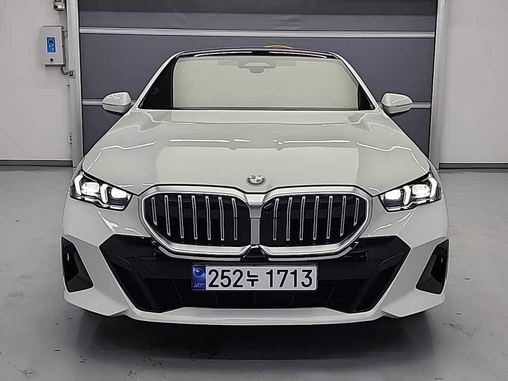 BMW 5시리즈 5시리즈 (G60) 520i M 스포츠 이미지 2