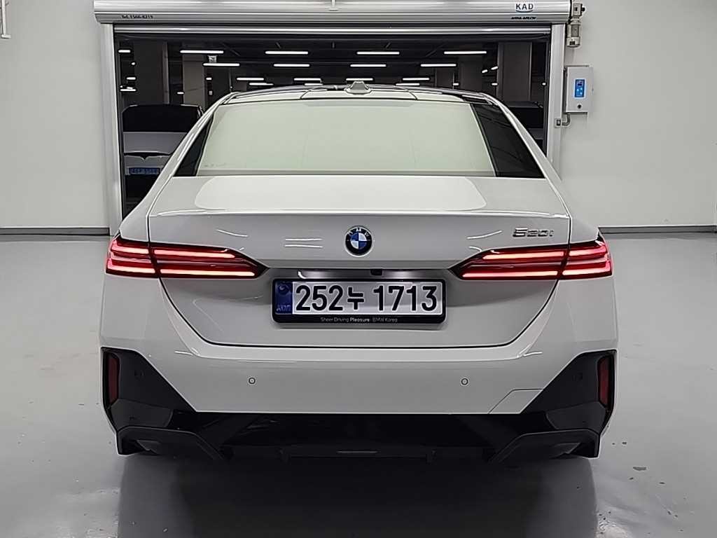 BMW 5시리즈 5시리즈 (G60) 520i M 스포츠 이미지 3