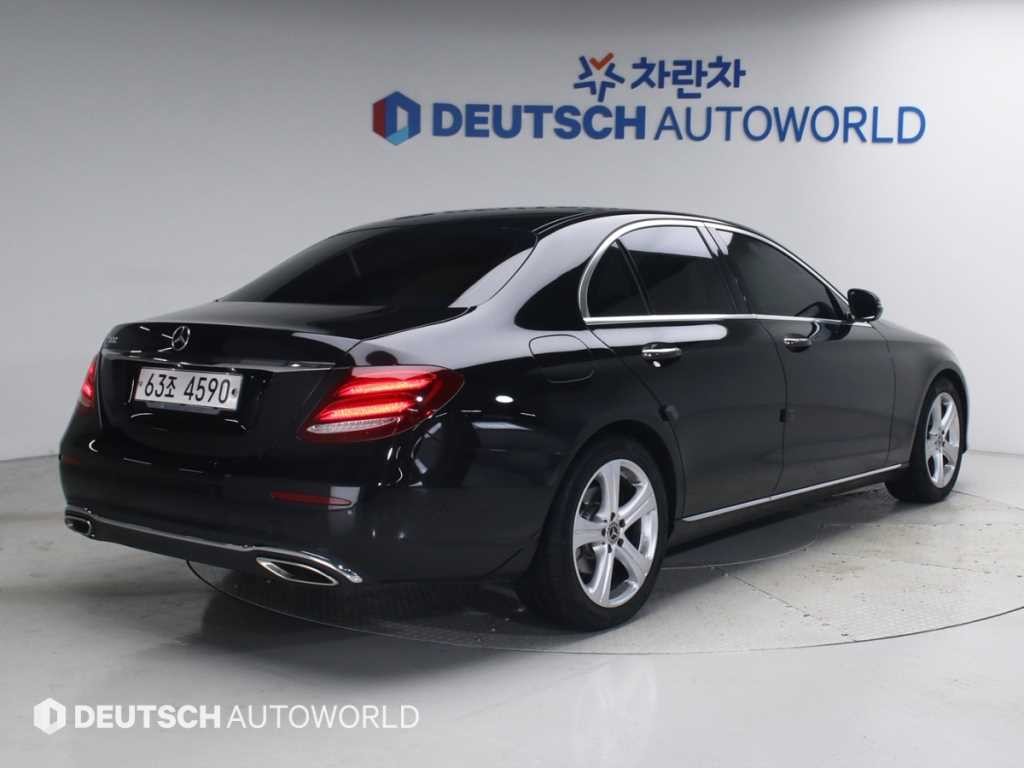 벤츠 E 클래스 E-클래스 W213 E200 아방가르드 이미지 2