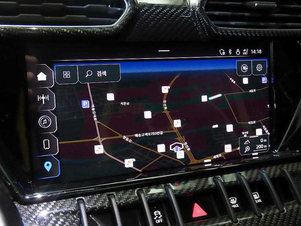 람보르기니 우루스 4.0 V8 퍼포만테 이미지 13