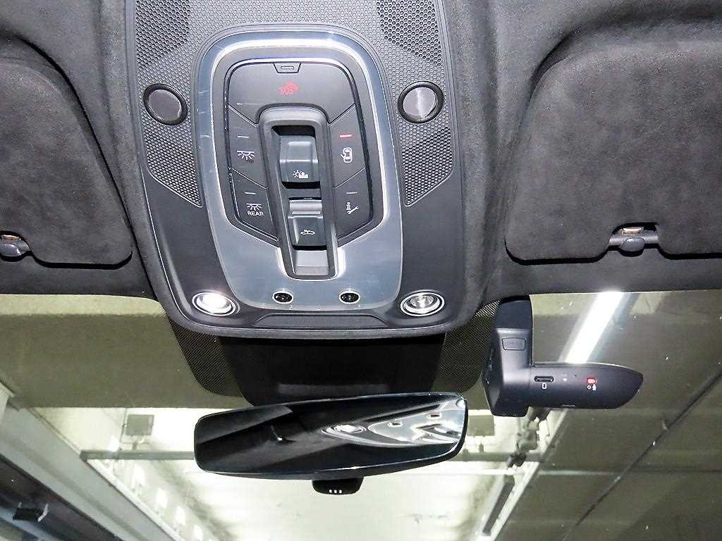 람보르기니 우루스 4.0 V8 퍼포만테 이미지 14