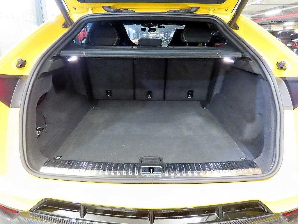 람보르기니 우루스 4.0 V8 퍼포만테 이미지 16