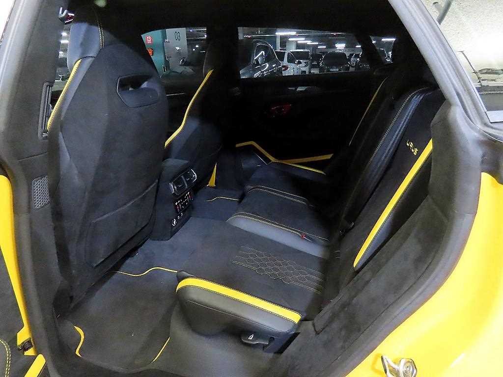 람보르기니 우루스 4.0 V8 퍼포만테 이미지 7