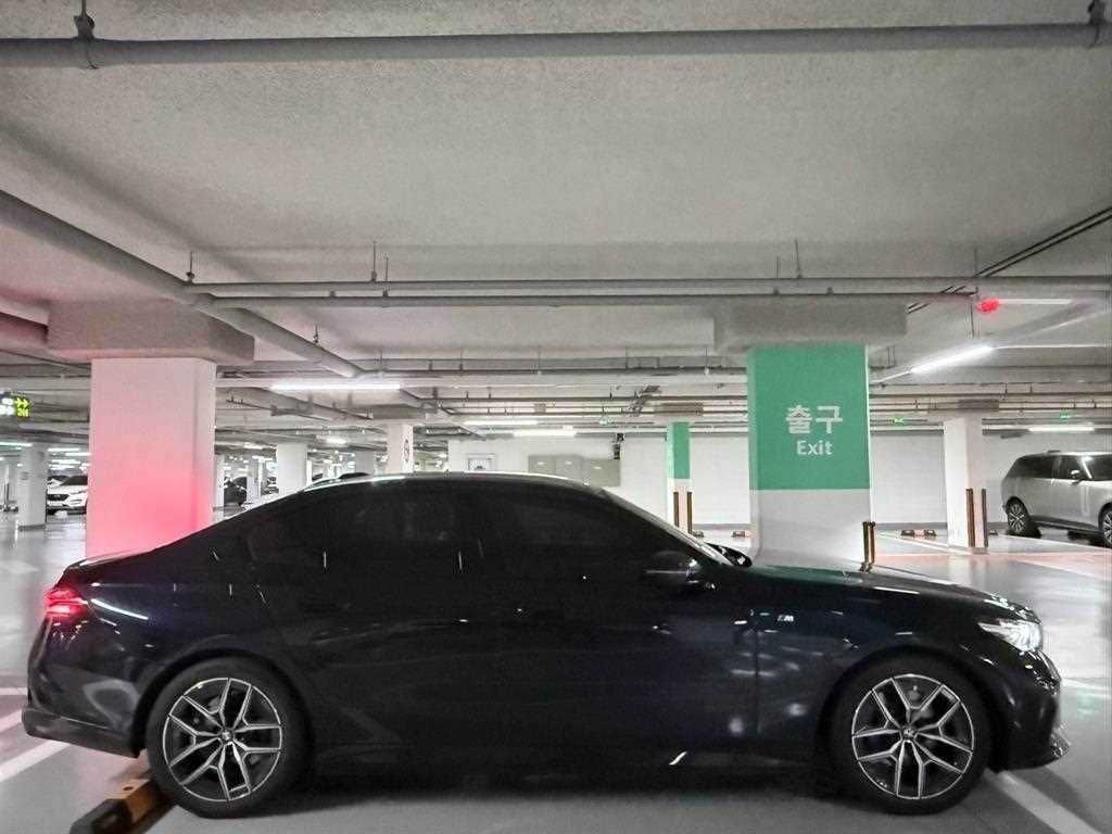 BMW 5시리즈 5시리즈 (G60) 520i M 스포츠 이미지 3