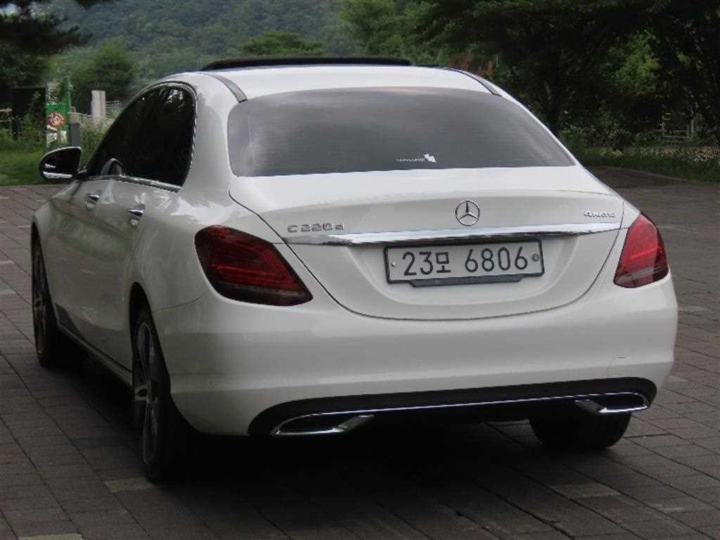 벤츠 C 클래스 C클래스 W205 C220 d 4MATIC 이미지 4