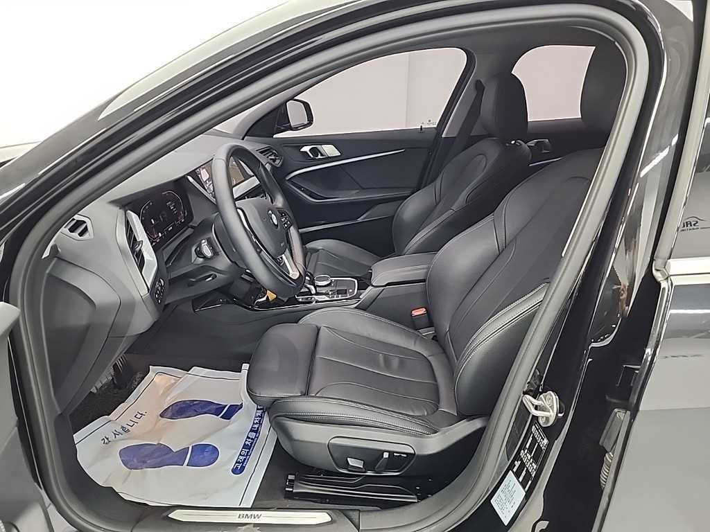 BMW 1시리즈 1시리즈 (F40) 120i 스포츠 이미지 11