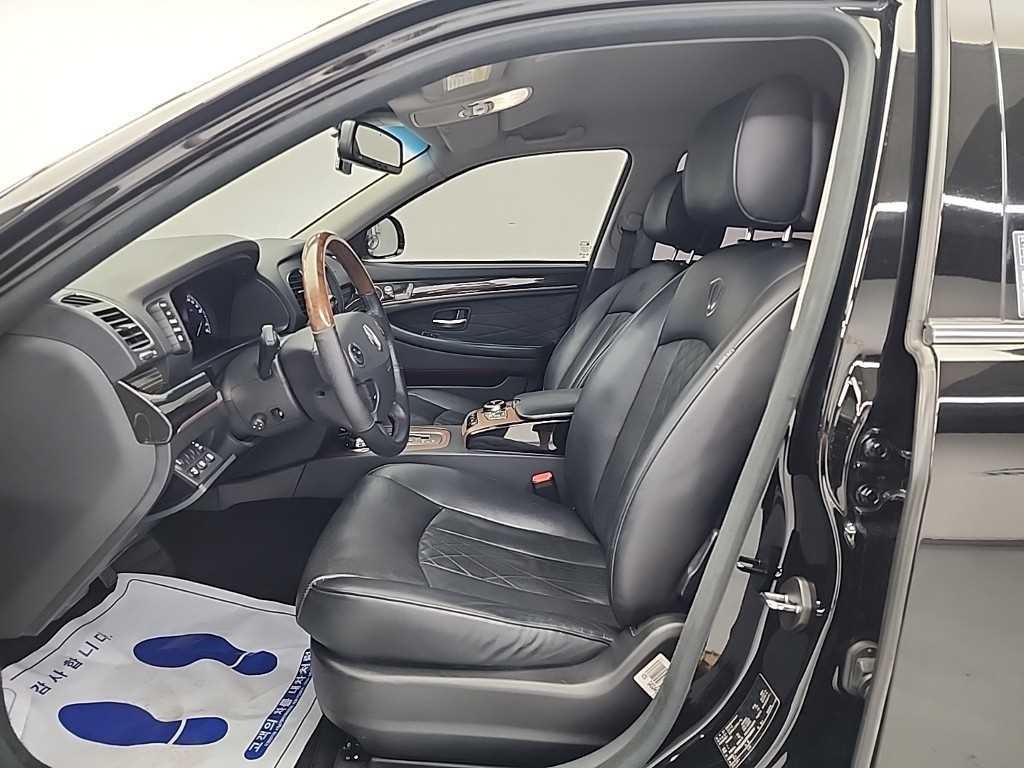 KG모빌리티(쌍용) 체어맨 뉴체어맨W 가솔린 4WD CW600 4TRONIC 럭셔리 이미지 11
