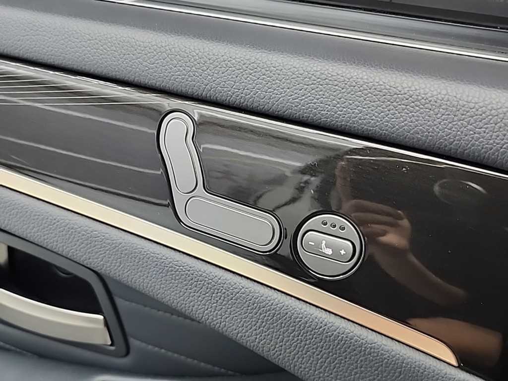 KG모빌리티(쌍용) 체어맨 뉴체어맨W 가솔린 4WD CW600 4TRONIC 럭셔리 이미지 14