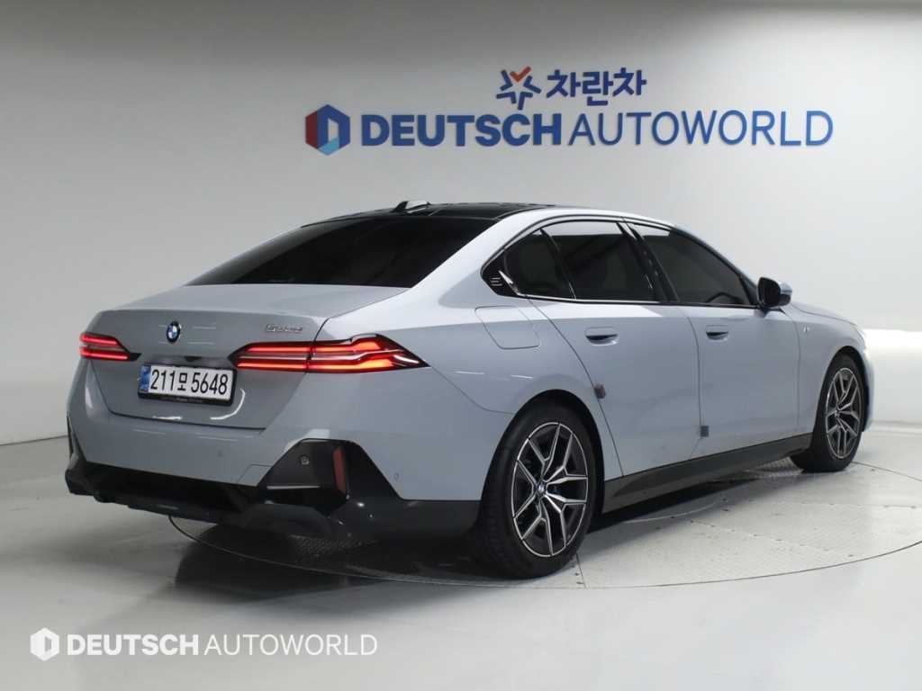 BMW 5시리즈 5시리즈 (G60) 523d xDrive M 스포츠 이미지 2