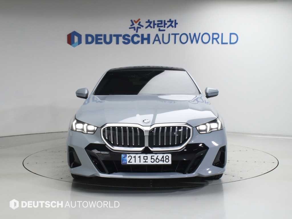 BMW 5시리즈 5시리즈 (G60) 523d xDrive M 스포츠 이미지 3