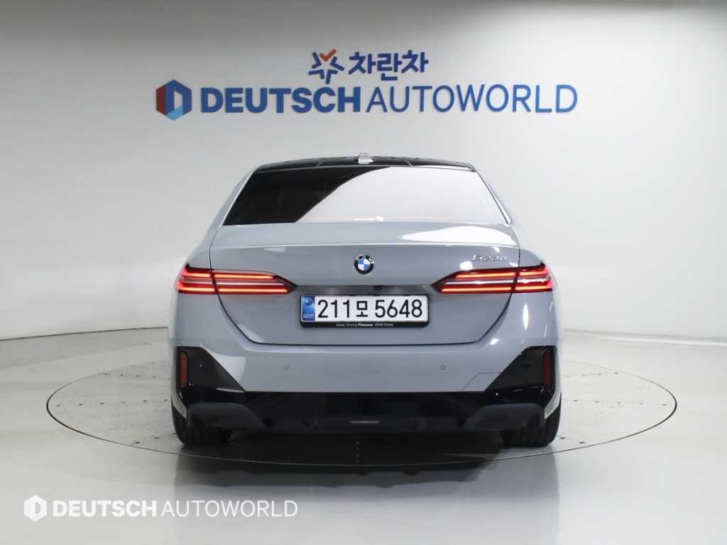 BMW 5시리즈 5시리즈 (G60) 523d xDrive M 스포츠 이미지 4