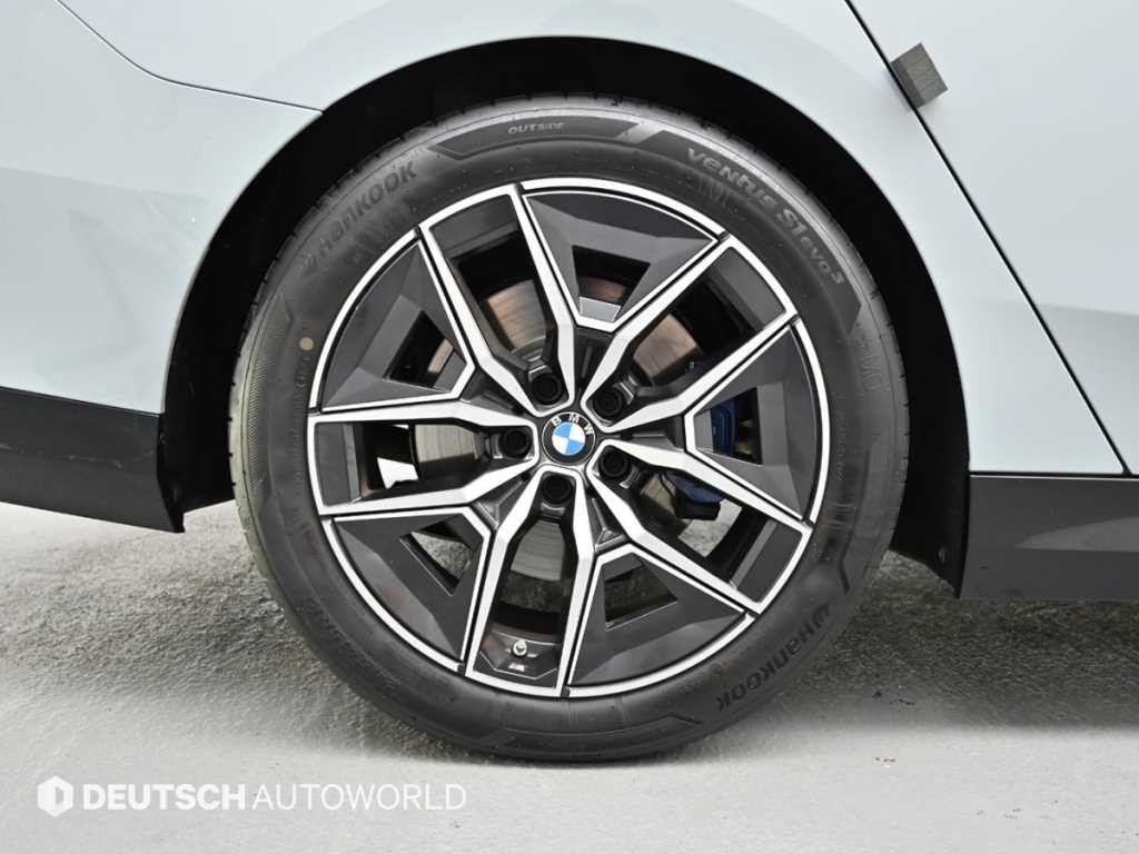 BMW 5시리즈 5시리즈 (G60) 523d xDrive M 스포츠 이미지 5