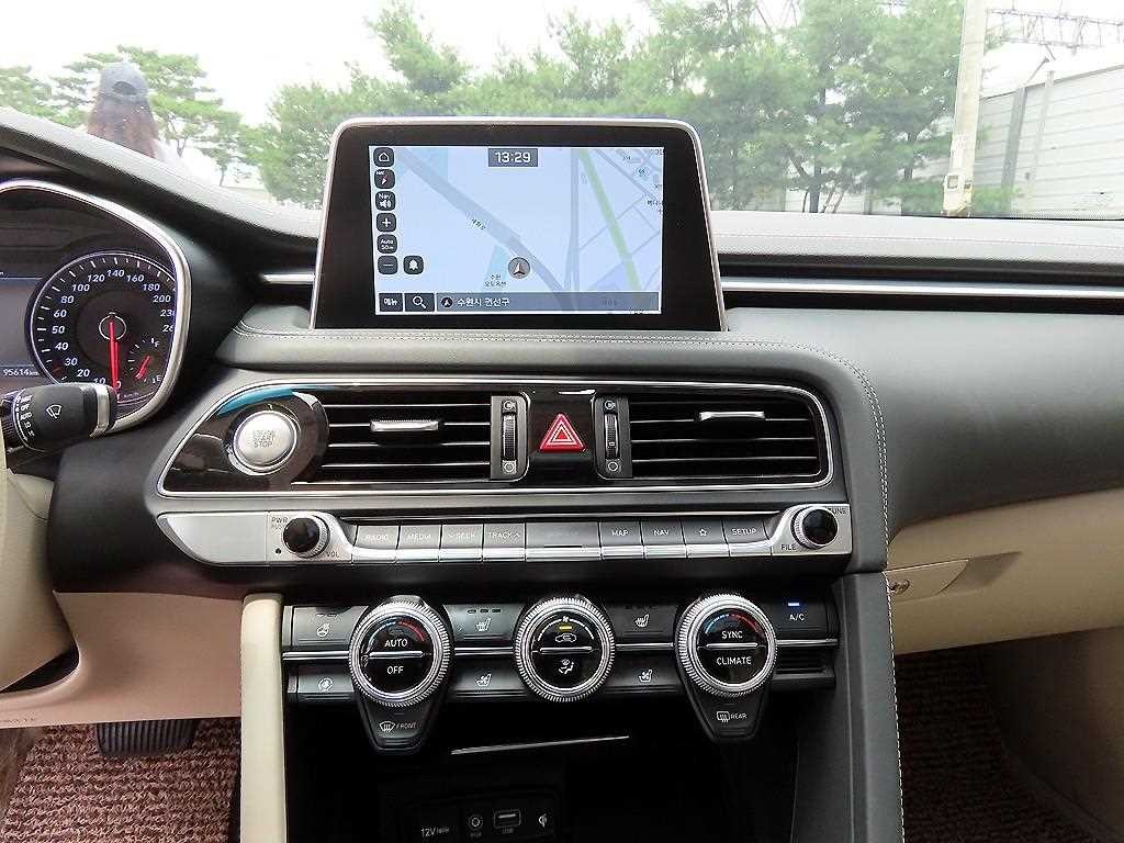 제네시스 G70 2.0T 엘리트 이미지 13