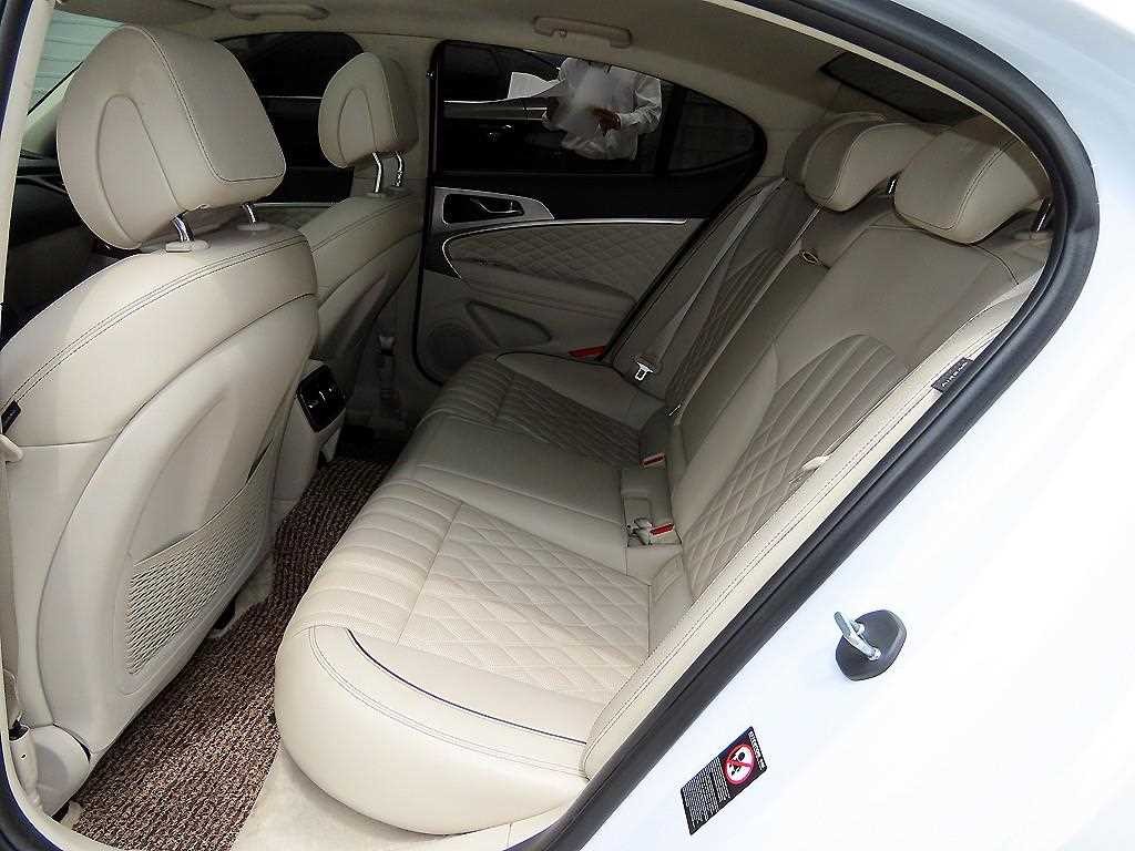 제네시스 G70 2.0T 엘리트 이미지 6