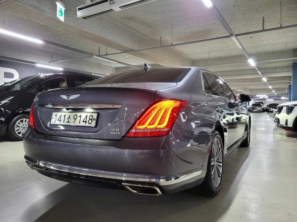 제네시스 EQ900 3.8 GDI AWD 프리미엄 럭셔리 이미지 4