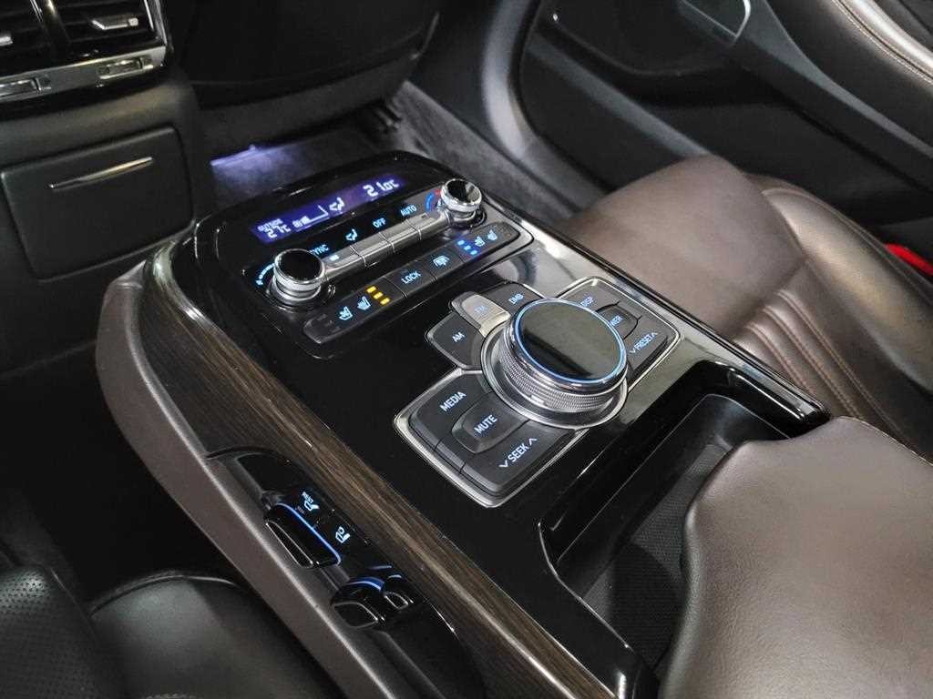 제네시스 EQ900 3.8 GDI AWD 프리미엄 럭셔리 이미지 9