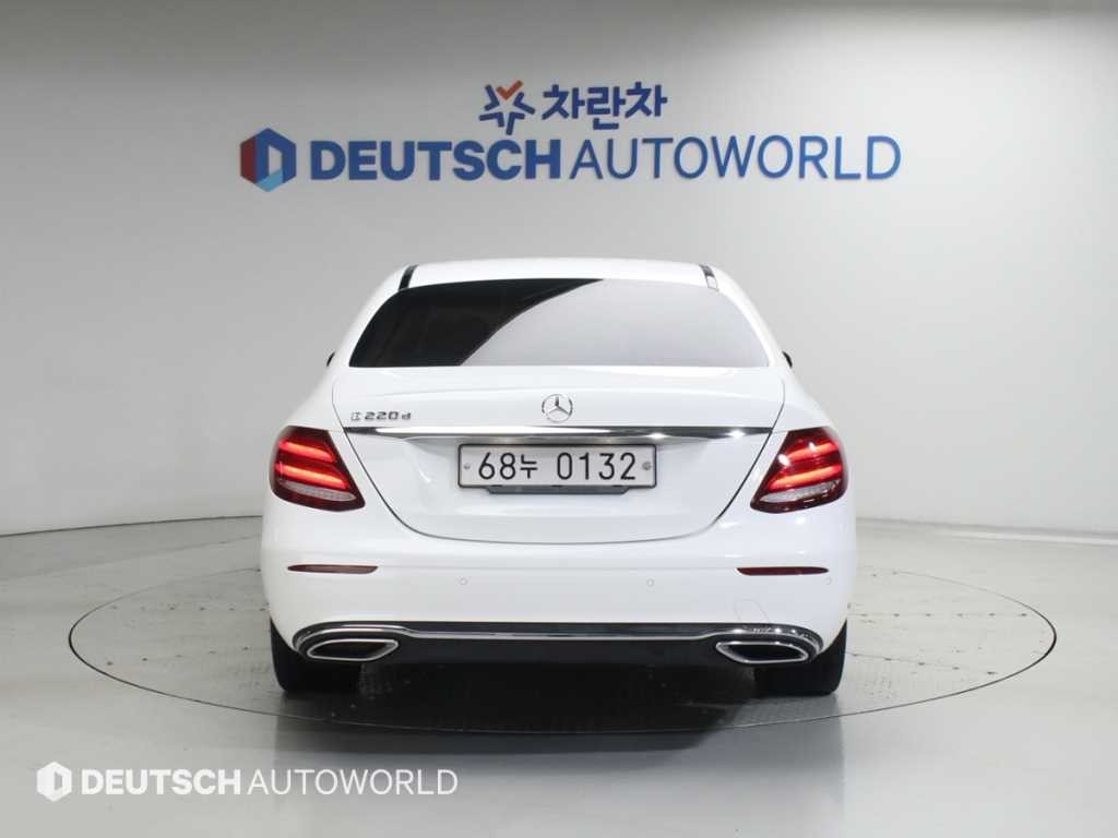 벤츠 E 클래스 E-클래스 W213 E220d 익스클루시브 이미지 4