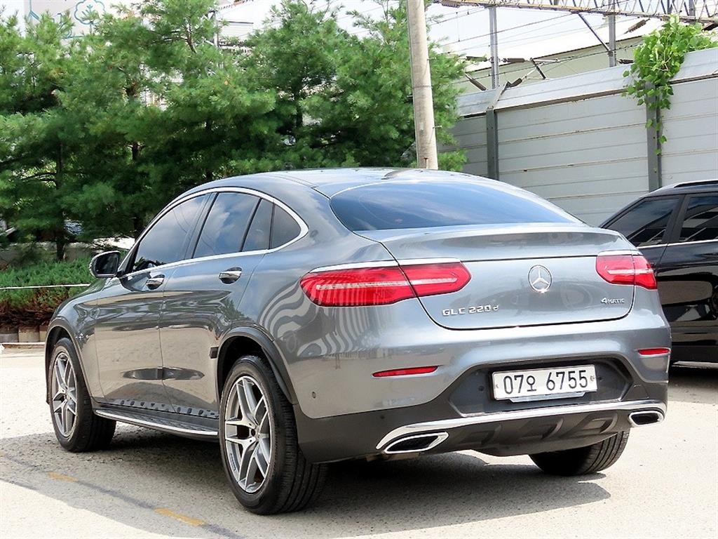 벤츠 GLC 클래스 GLC클래스 X253 GLC 220 d 4MATIC 프리미엄 쿠페 이미지 3