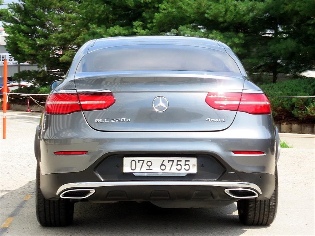 벤츠 GLC 클래스 GLC클래스 X253 GLC 220 d 4MATIC 프리미엄 쿠페 이미지 4
