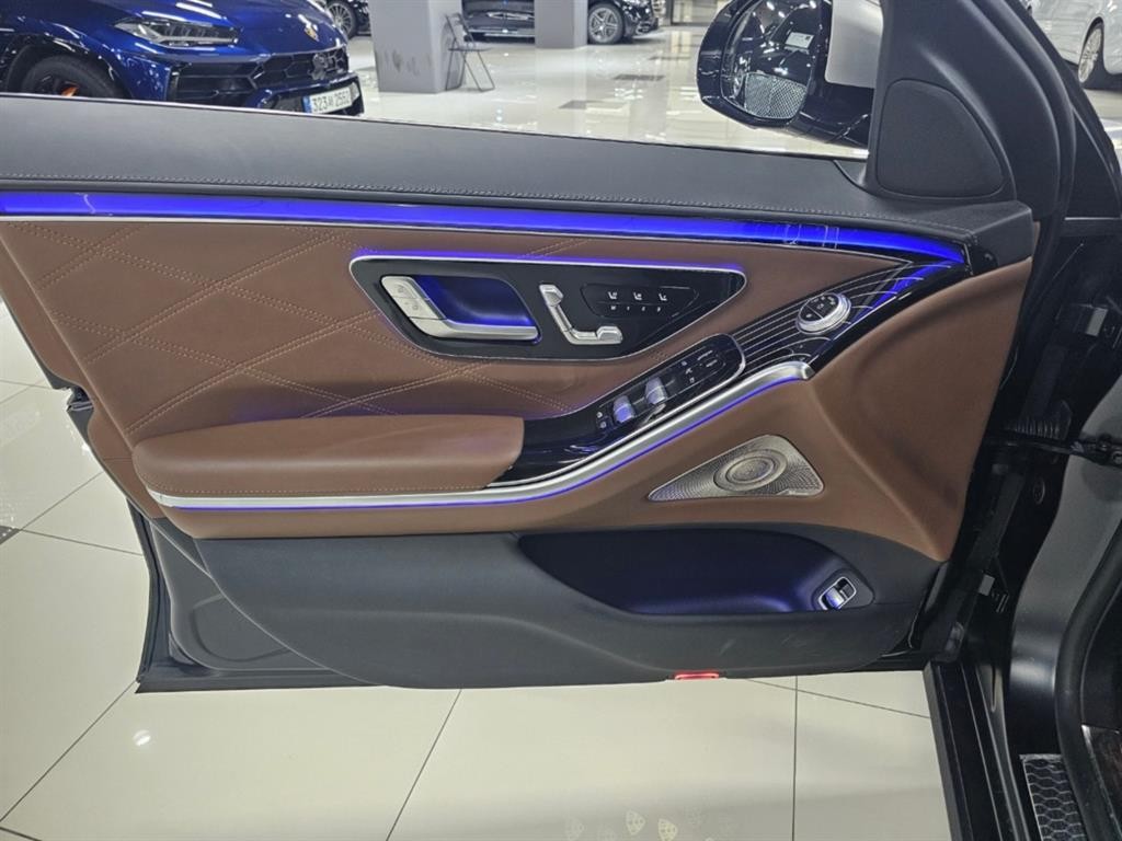 벤츠 S 클래스 S클래스-W223 마이바흐 S580 4MATIC 이미지 7